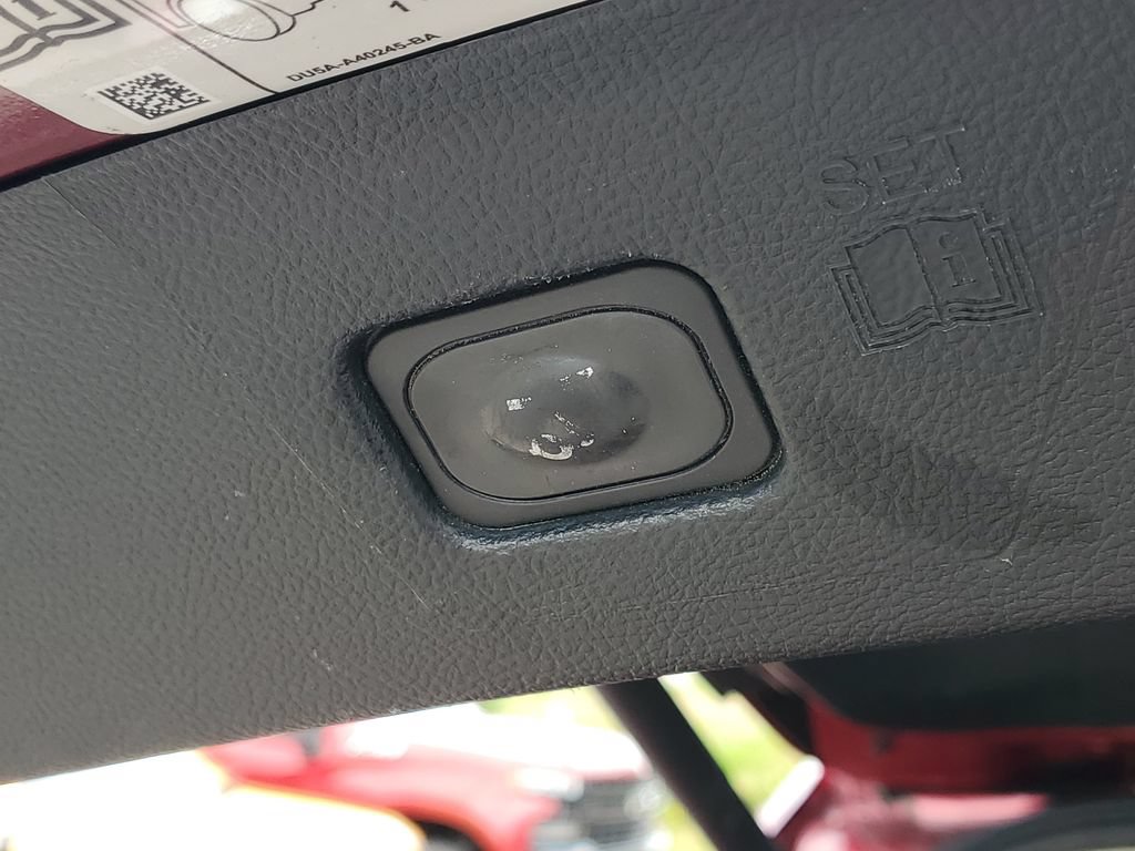 Used 2019 Ford Edge SEL w/ Equipment Group 201A AWD/4WD image 9