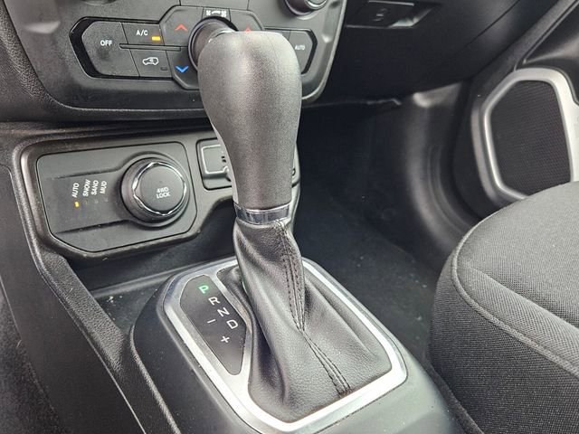 Used 2019 Jeep Renegade Latitude w/ Cold Weather Group image 14