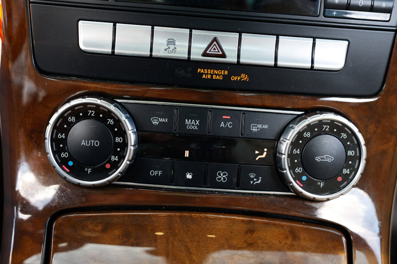 Used 2014 Mercedes-Benz SLK 250 image 29