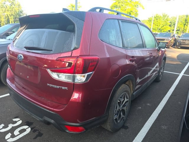 Used 2024 Subaru Forester Premium AWD/4WD image 5