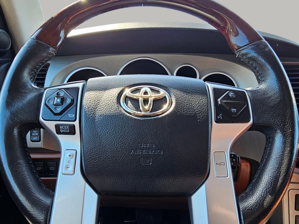 Used 2016 Toyota Sequoia Platinum AWD/4WD image 3