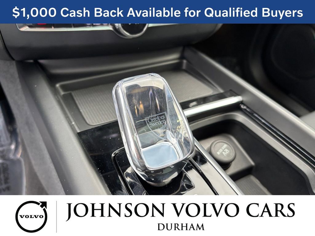 New 2026 Volvo XC60 B5 Plus w/ Protection Package Premier AWD/4WD image 19