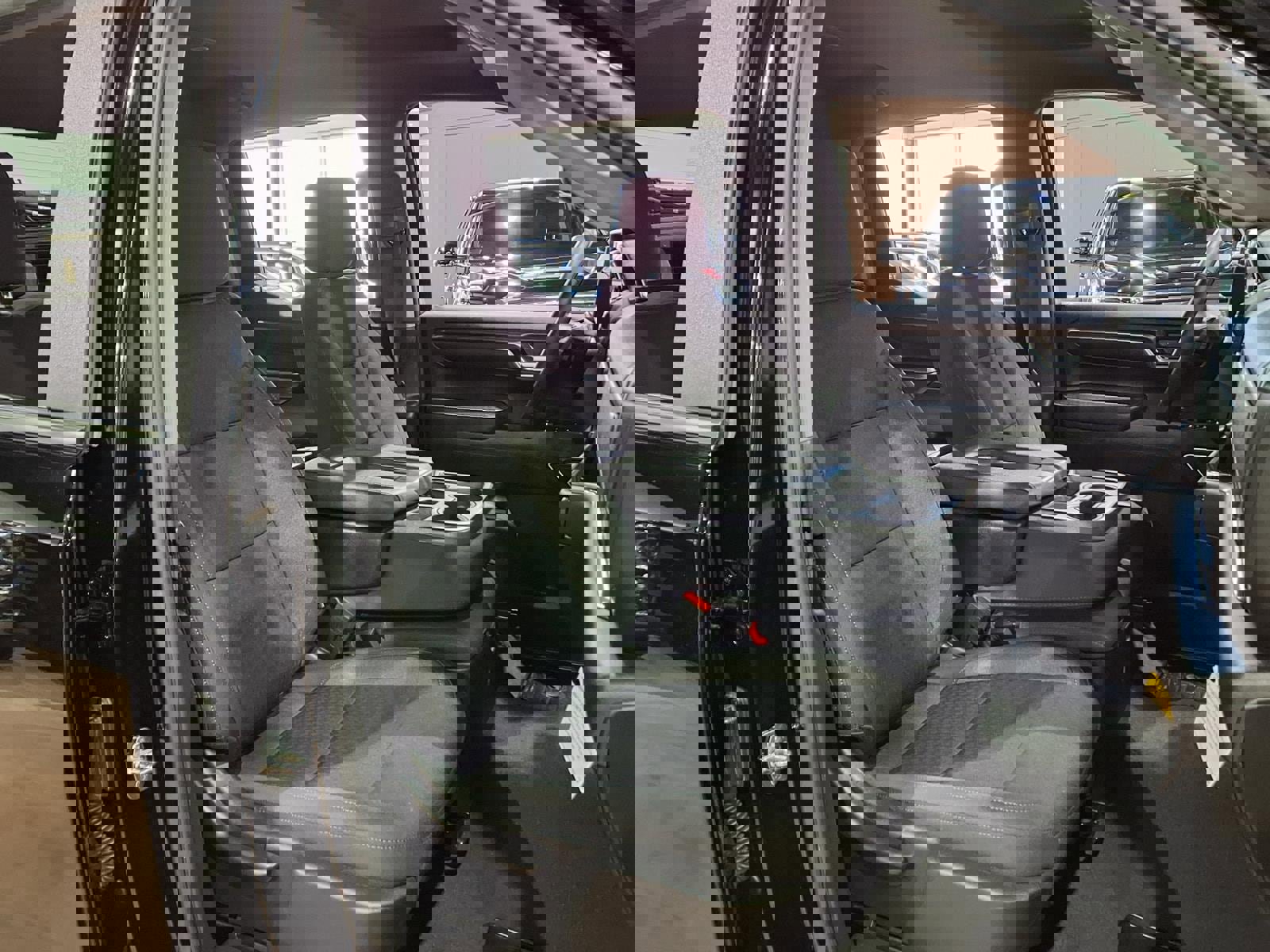 Used 2022 Chevrolet Silverado 1500 LT AWD/4WD image 22