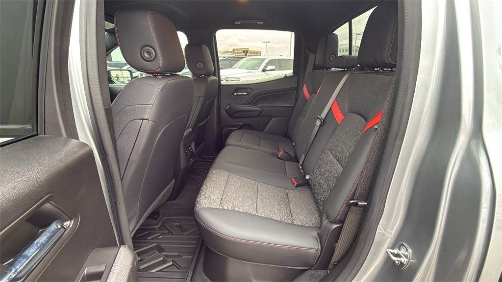 Used 2023 Chevrolet Colorado Z71 w/ Z71 Convenience Package 2 image 17