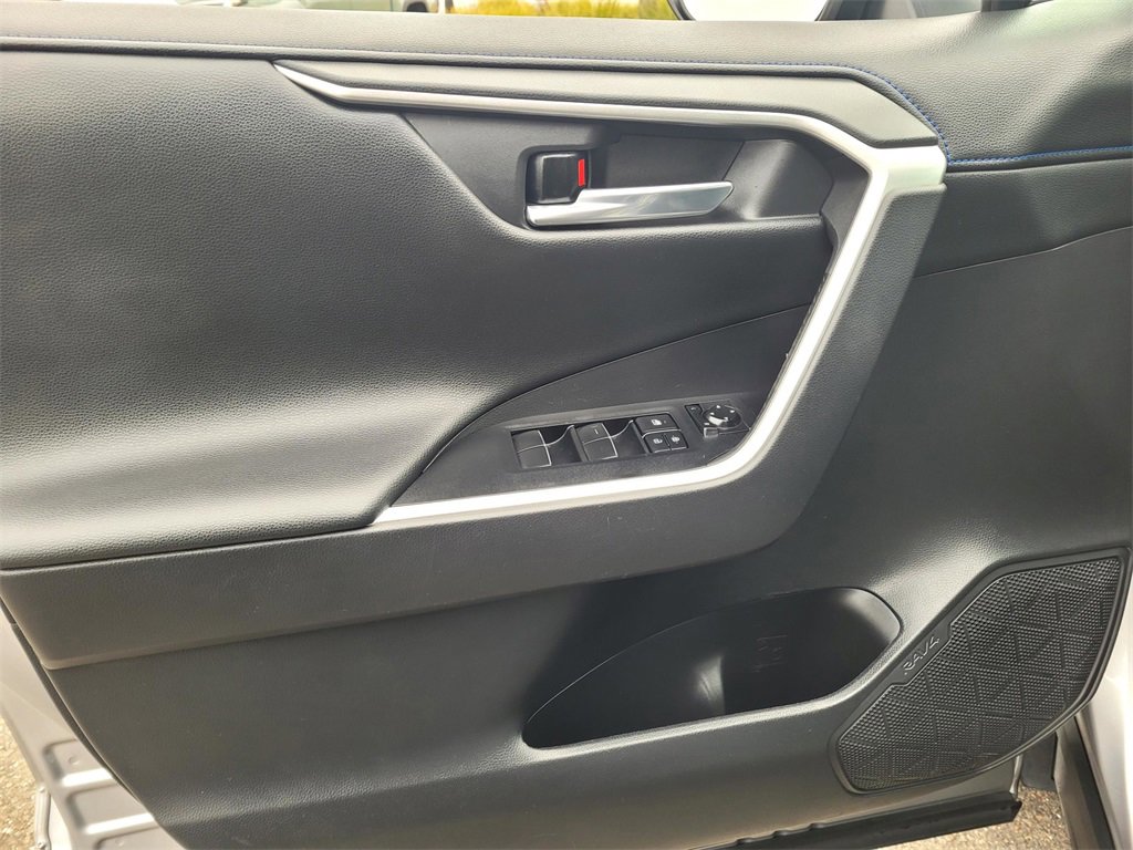 Used 2021 Toyota RAV4 XSE image 17