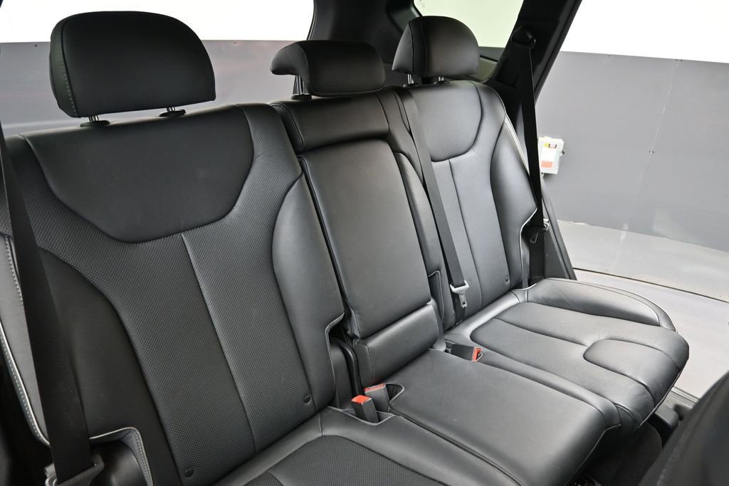 Certified 2022 Hyundai Santa Fe SEL w/ Convenience + Premium Package FWD image 16