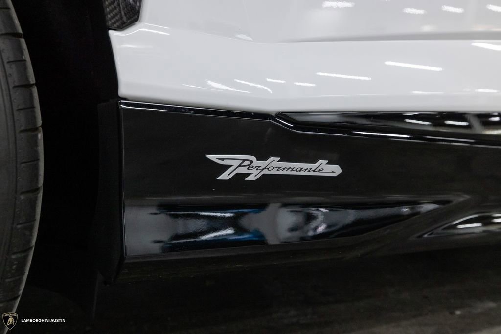 Used 2023 Lamborghini Urus Performante AWD/4WD image 15