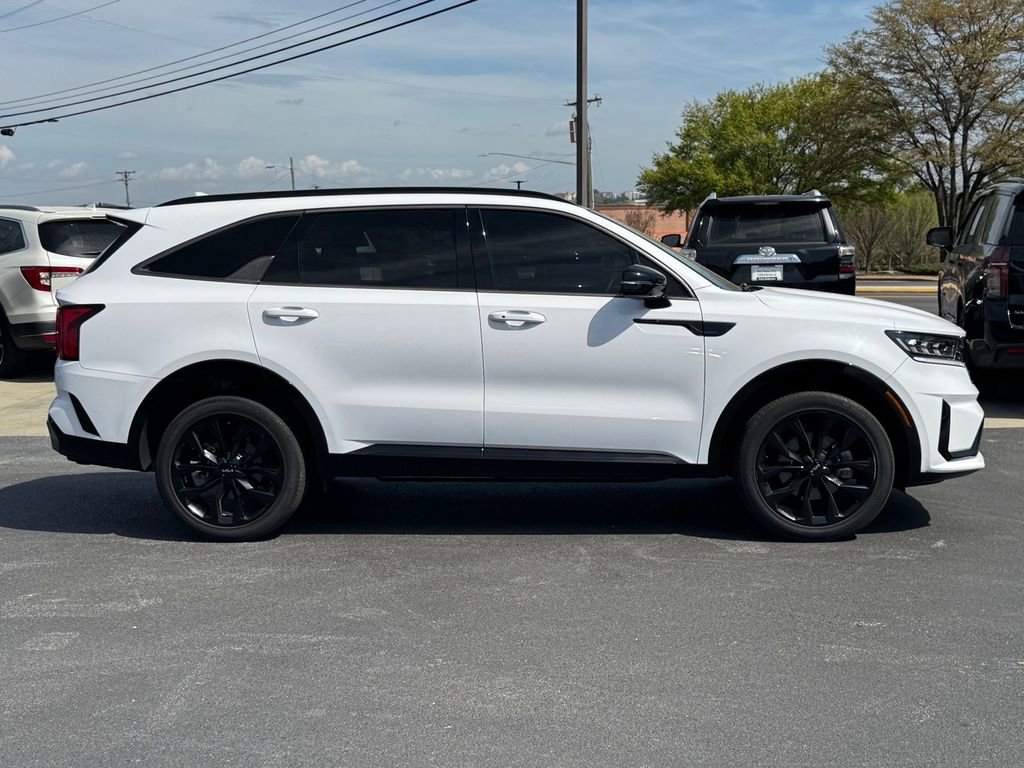 Certified 2022 Kia Sorento SX image 2
