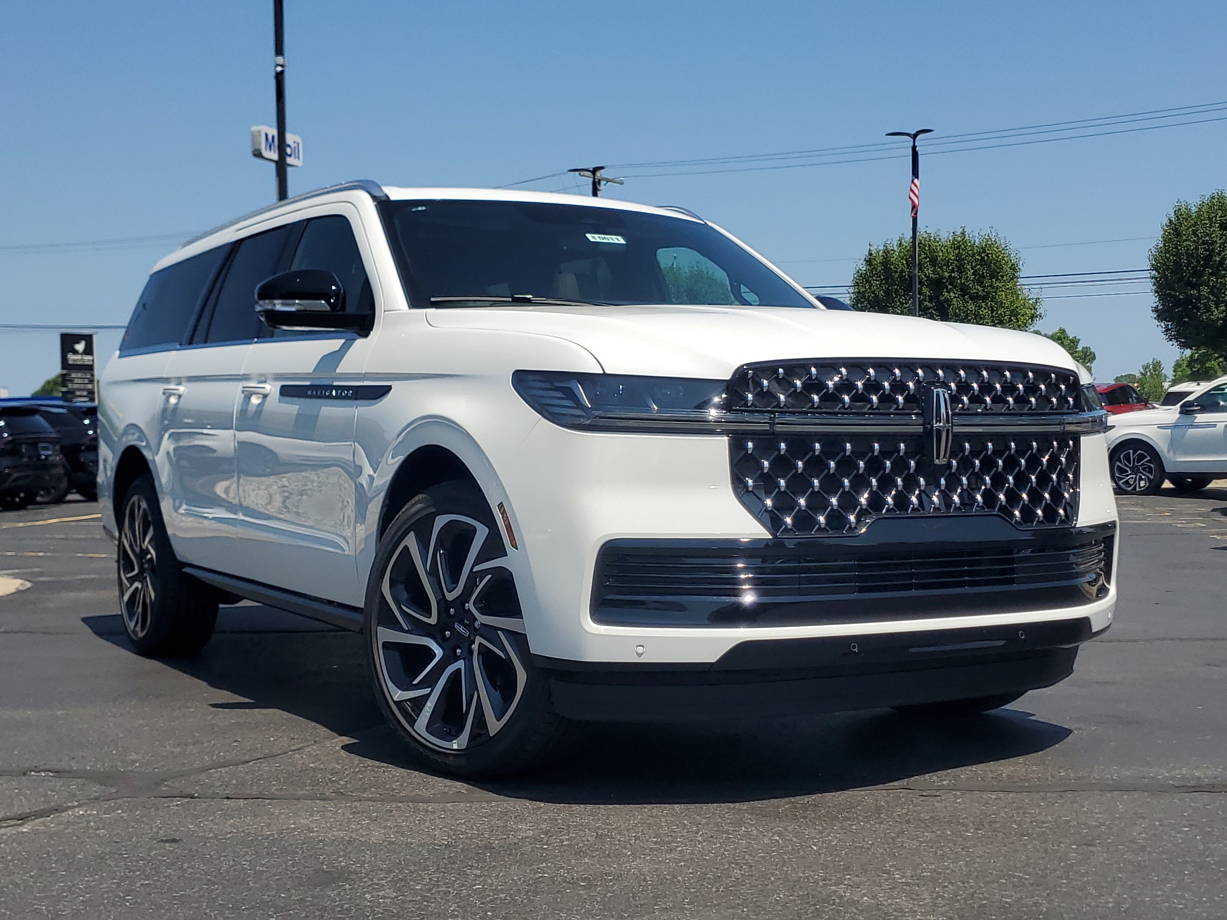 New 2027 Lincoln Navigator L Black Label AWD/4WD image 1