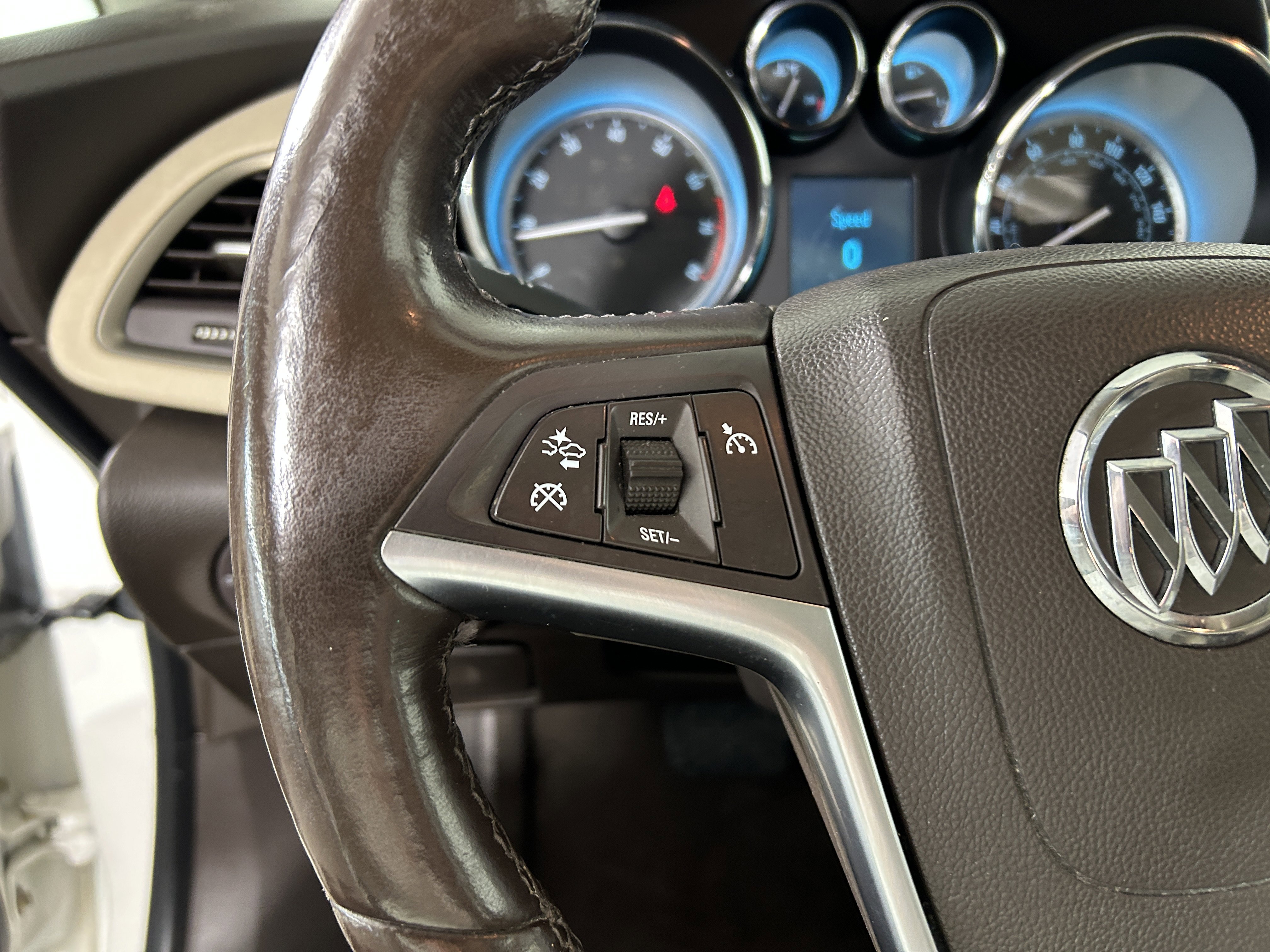 Used 2014 Buick Verano Leather image 14