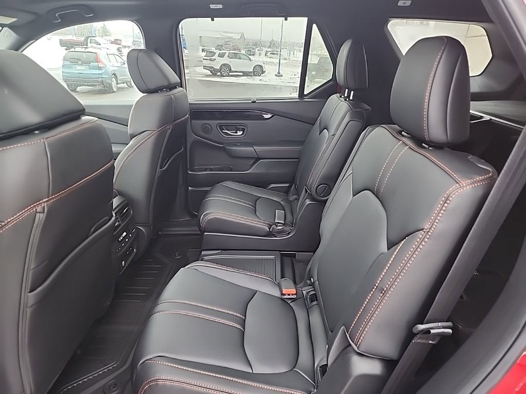 New 2025 Honda Pilot TrailSport image 16