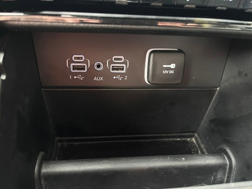 Used 2023 Jeep Grand Cherokee Limited image 20