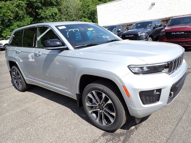 New 2025 Jeep Grand Cherokee Overland w/ Adv Protech Group III image 9