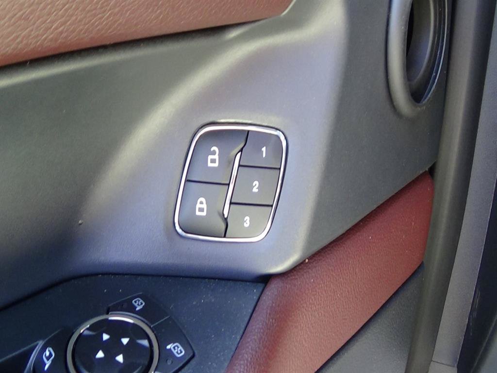 Used 2024 Ford Expedition Limited AWD/4WD image 24