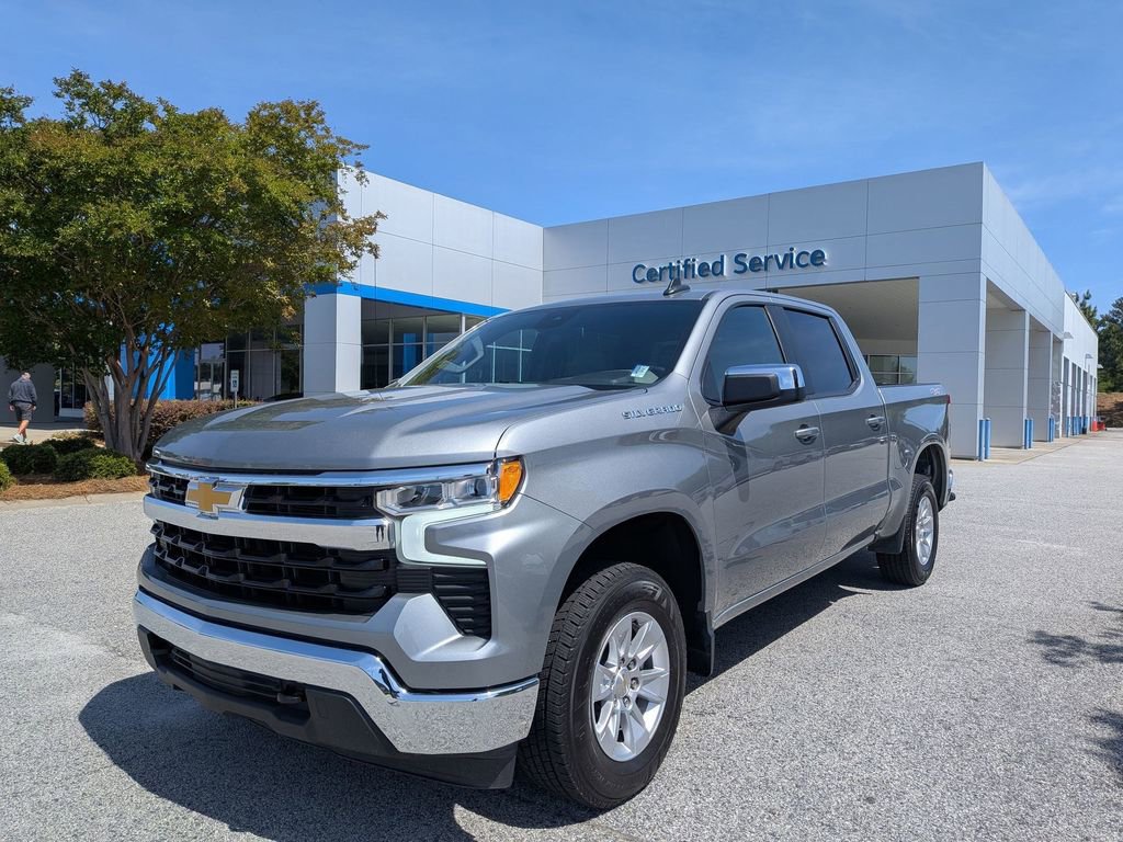Used 2025 Chevrolet Silverado 1500 LT AWD/4WD image 4