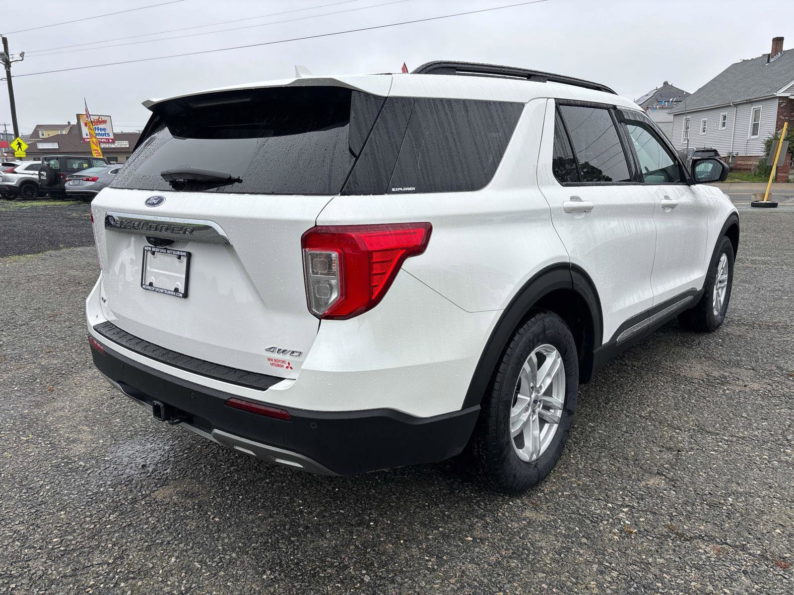 Used 2022 Ford Explorer XLT w/ Equipment Group 202A image 5