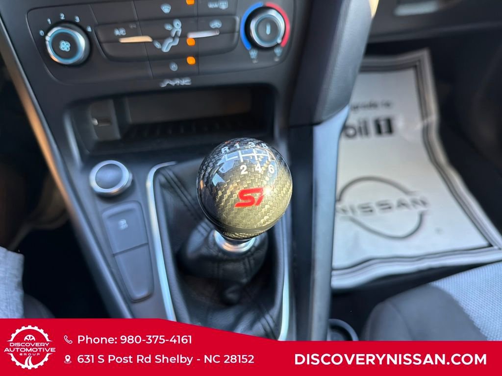 Used 2017 Ford Focus ST image 23