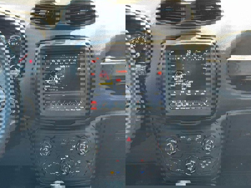 Used 2023 Jeep Renegade Altitude w/ Sun/Sound Group AWD/4WD image 14