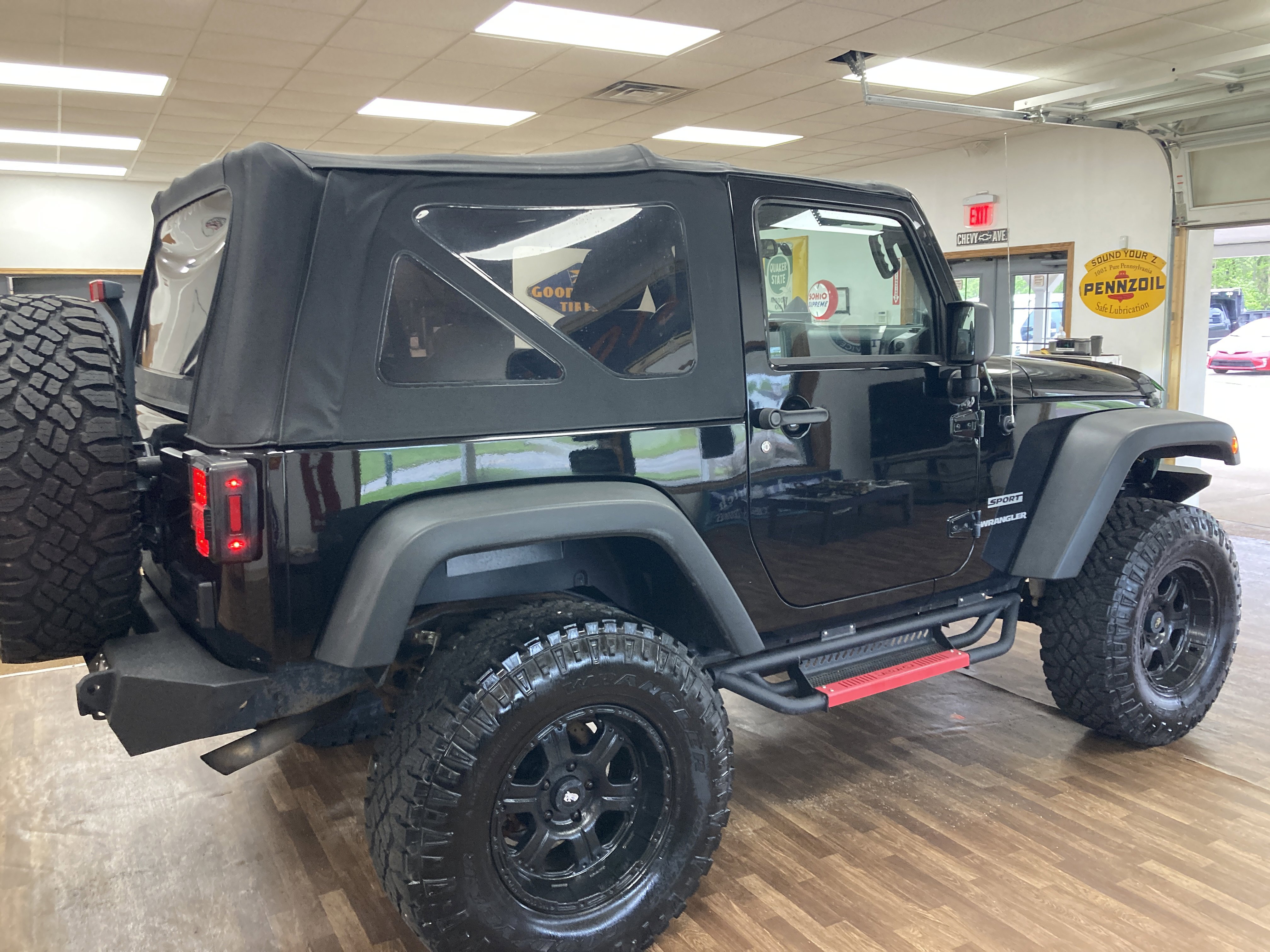 Used 2010 Jeep Wrangler Sport AWD/4WD image 6