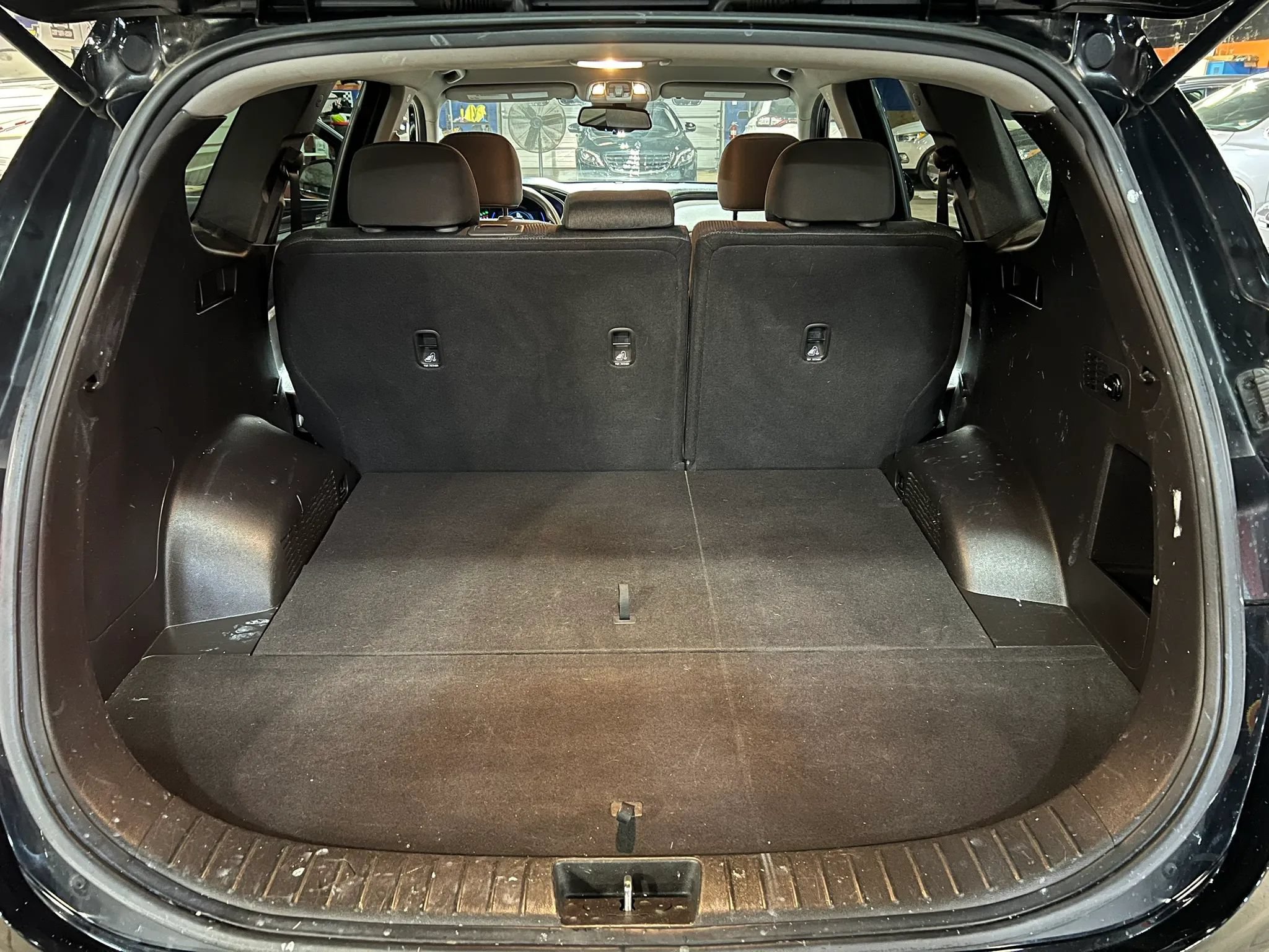 Used 2019 Hyundai Santa Fe SEL FWD image 17