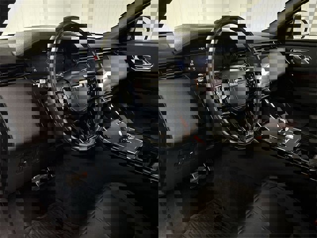 Used 2024 Land Rover Range Rover Velar Dynamic SE image 10