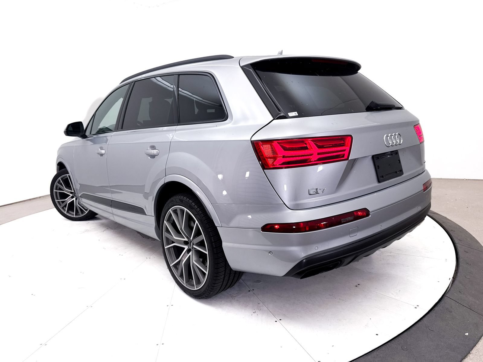 Used 2019 Audi Q7 3.0T Prestige w/ Prestige Package AWD/4WD image 2