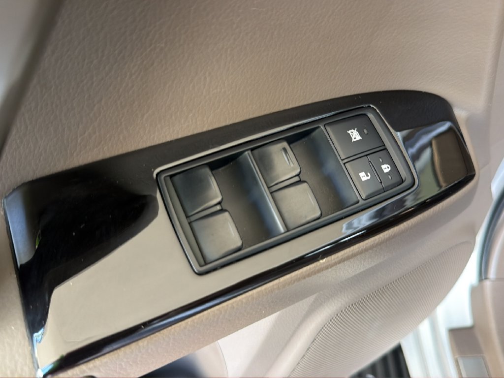 Used 2016 Lexus GX 460 w/ Preferred Accessory Package AWD/4WD image 10