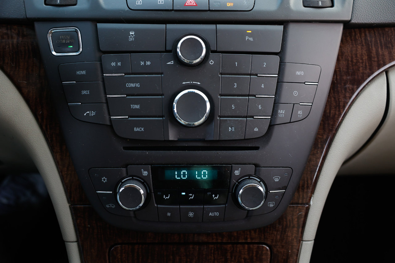 Used 2013 Buick Regal Premium image 30