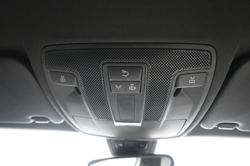 Used 2016 Mercedes-Benz GLA 250 image 25