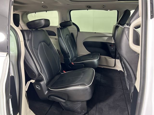 Used 2024 Chrysler Pacifica Limited image 29