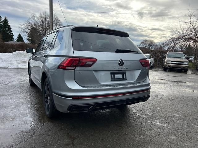 Used 2022 Volkswagen Tiguan SE R-Line image 5