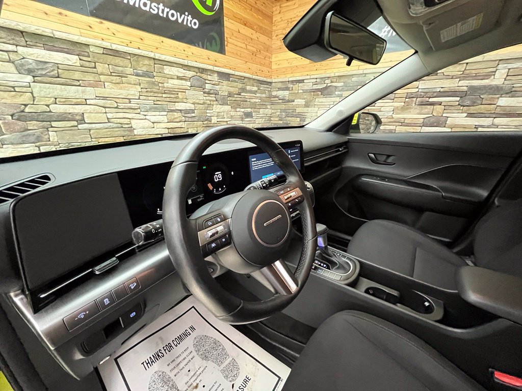 Used 2024 Hyundai Kona SEL AWD/4WD image 14