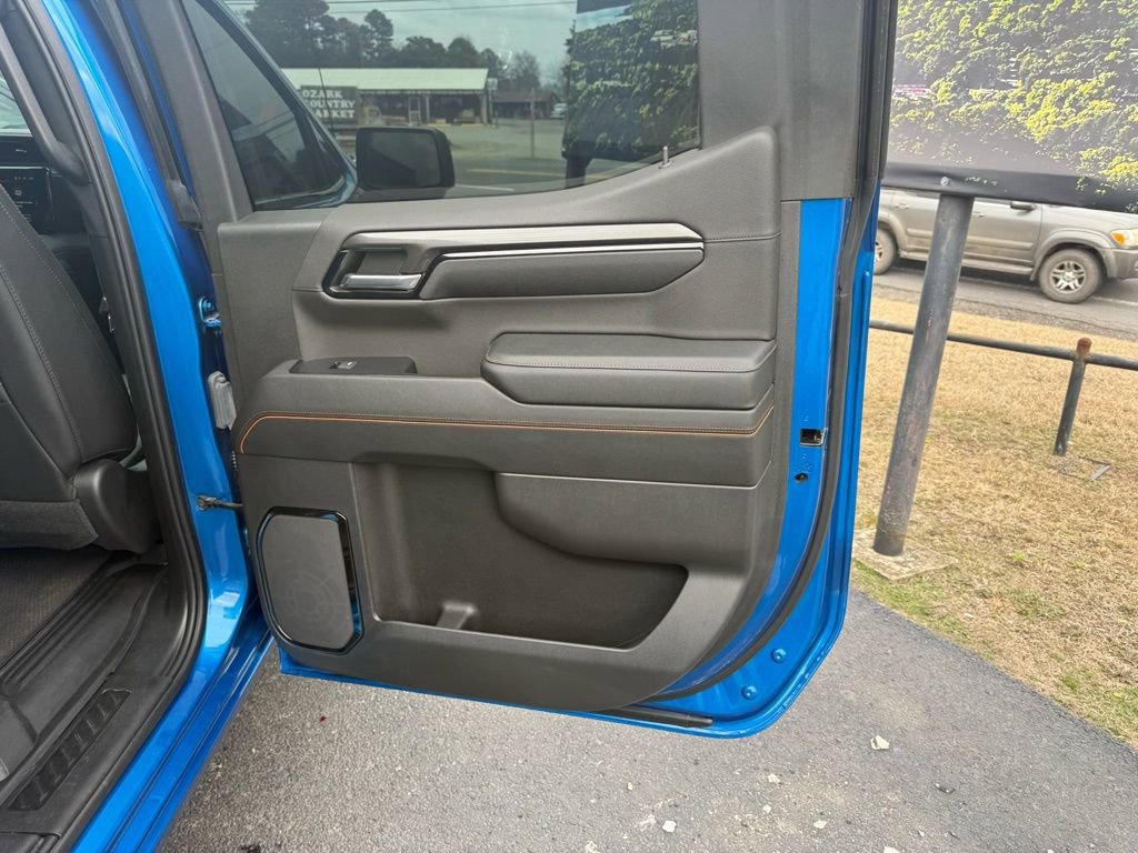 Used 2023 GMC Sierra 1500 AT4 w/ Technology Package image 19