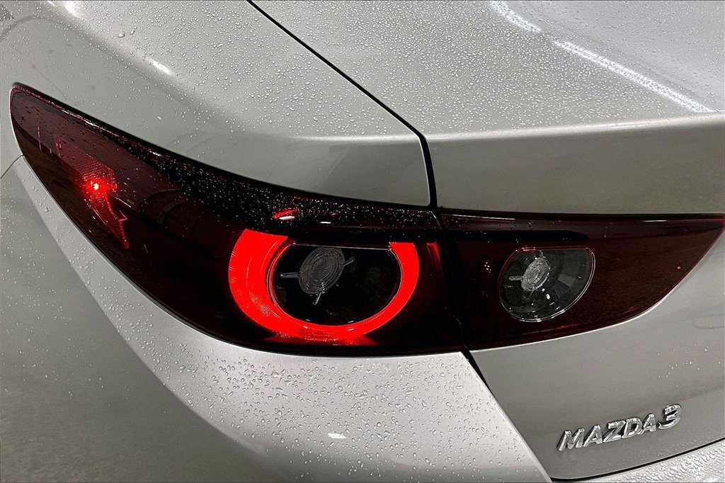 Used 2022 MAZDA MAZDA3 s image 22