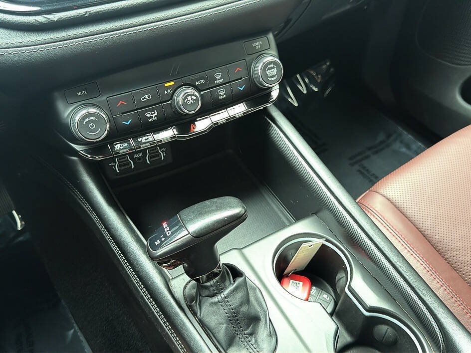 Used 2021 Dodge Durango GT w/ Blacktop Package AWD/4WD image 13