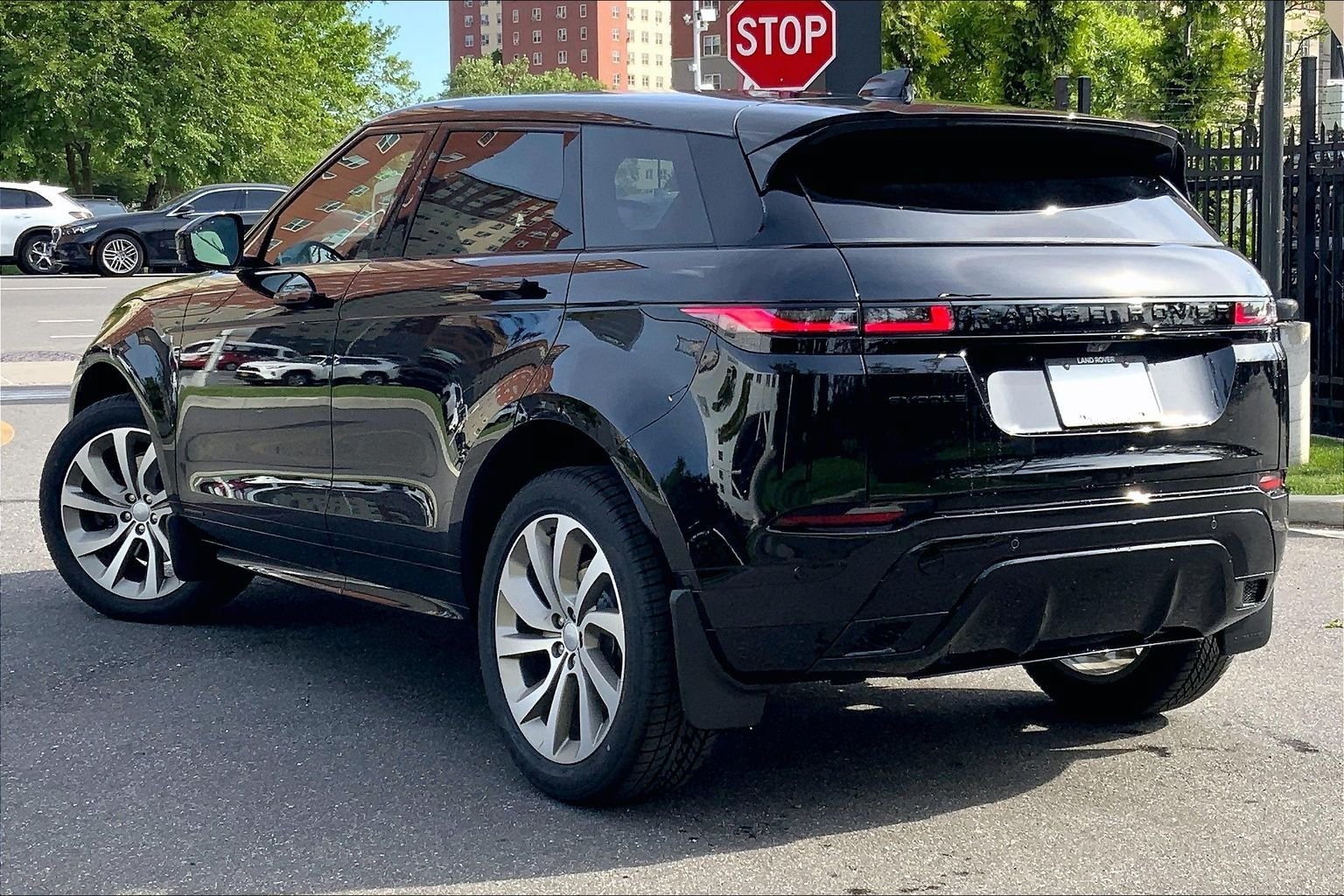 New 2026 Land Rover Range Rover Evoque Hoxton AWD/4WD image 12
