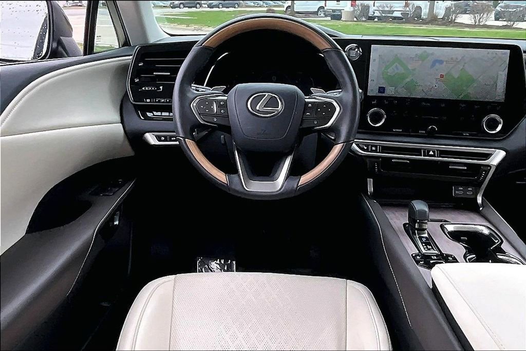 Used 2024 Lexus RX 350 Premium Plus w/ Convenience Package image 17
