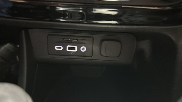 Used 2022 Buick Encore GX Essence w/ Advanced Technology Package FWD image 20