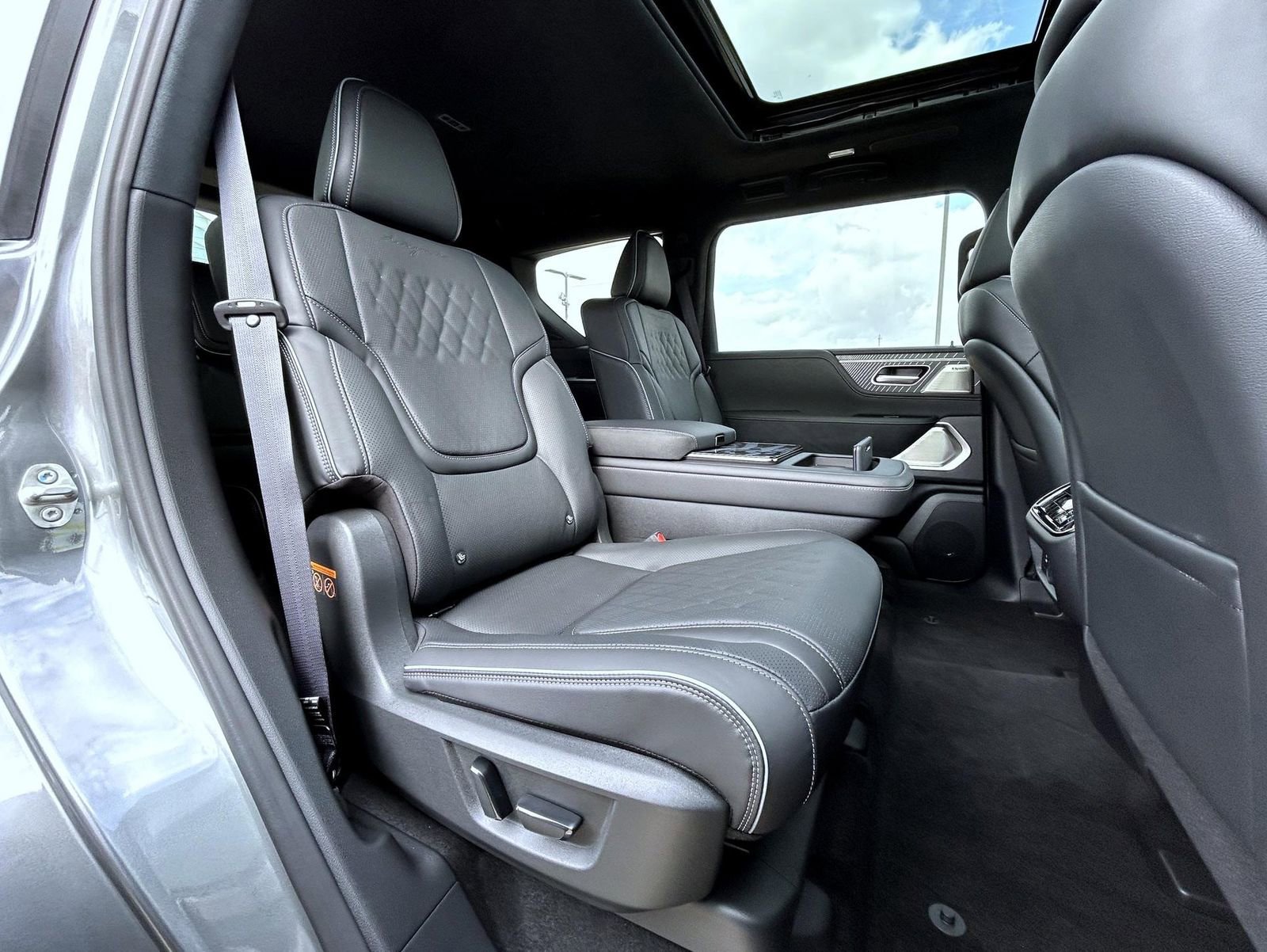 New 2026 INFINITI QX80 Autograph image 18