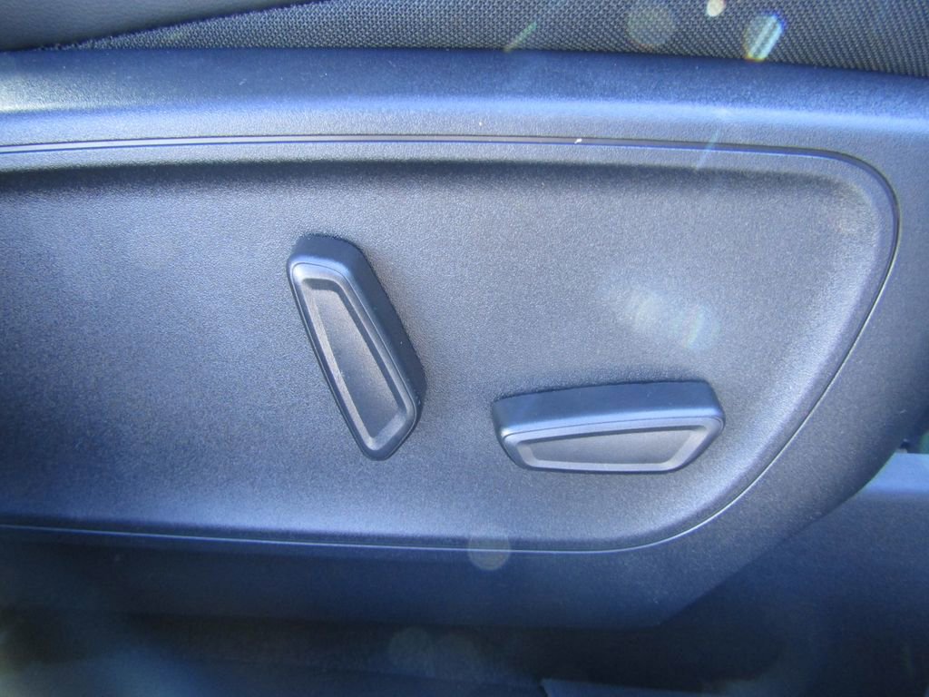 New 2026 Ford Escape Platinum image 32