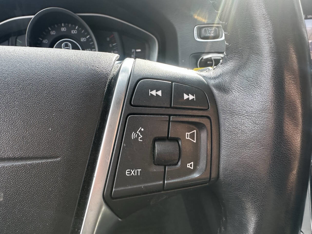 Used 2018 Volvo S60 T5 Dynamic w/ Protection Package image 6