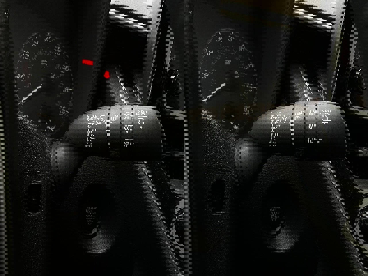 Used 2025 Toyota Corolla Cross LE image 35