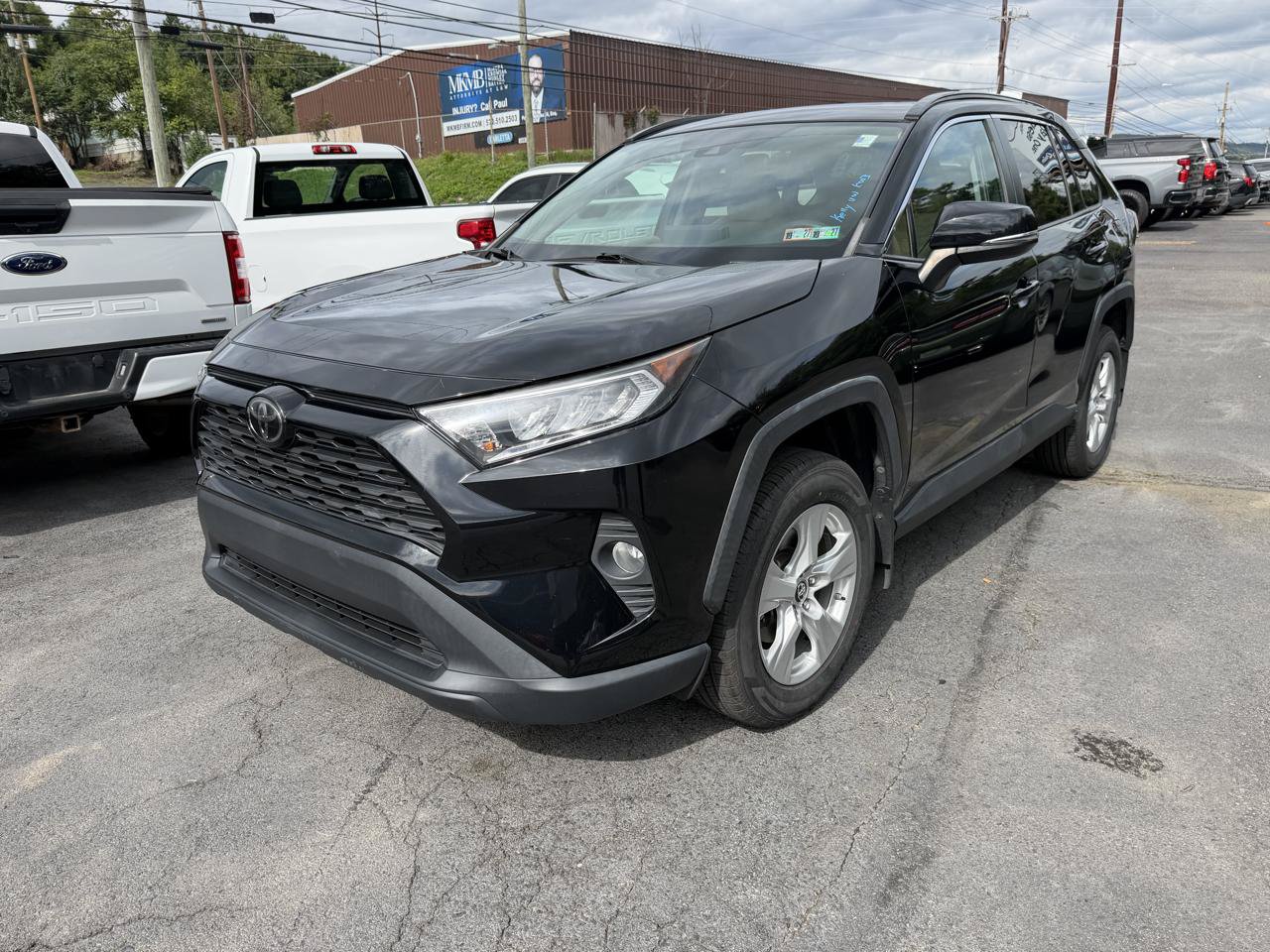 Used 2019 Toyota RAV4 XLE AWD/4WD image 1