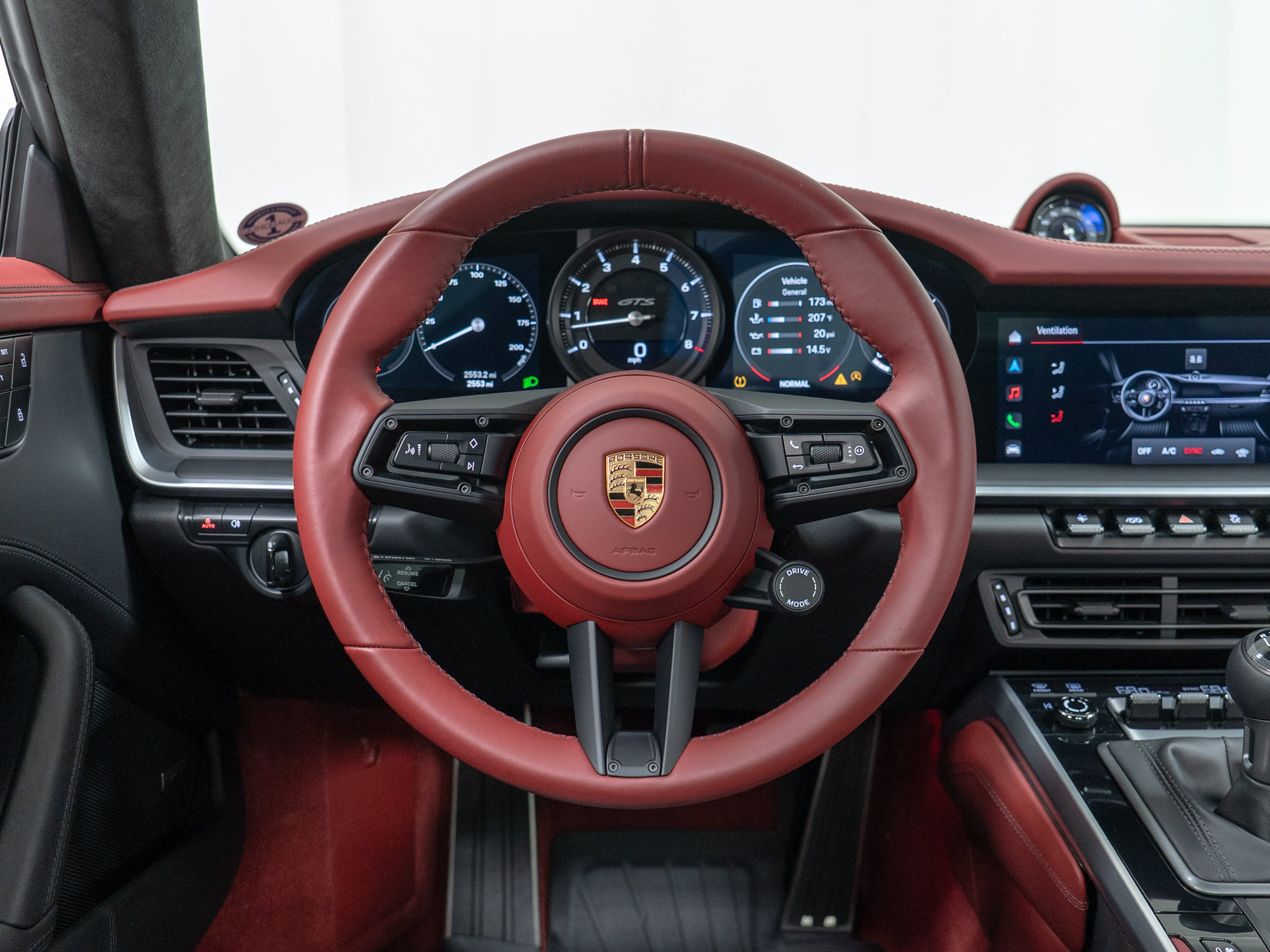 Certified 2024 Porsche 911 Carrera GTS RWD image 25