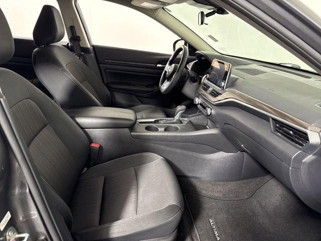 Used 2025 Nissan Altima 2.5 SV image 21