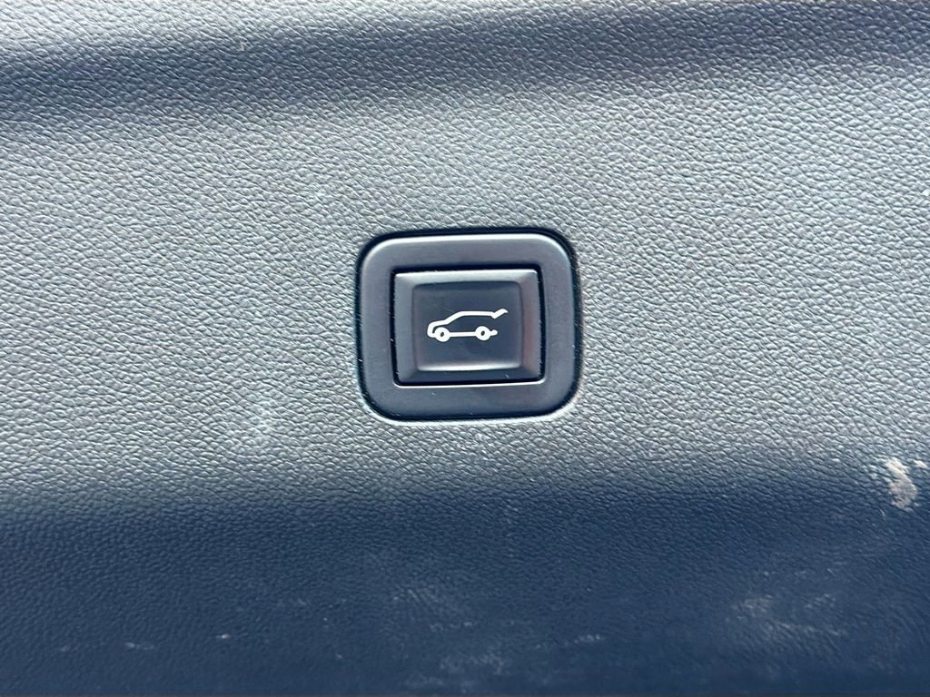 Used 2023 Chevrolet Tahoe LT image 14