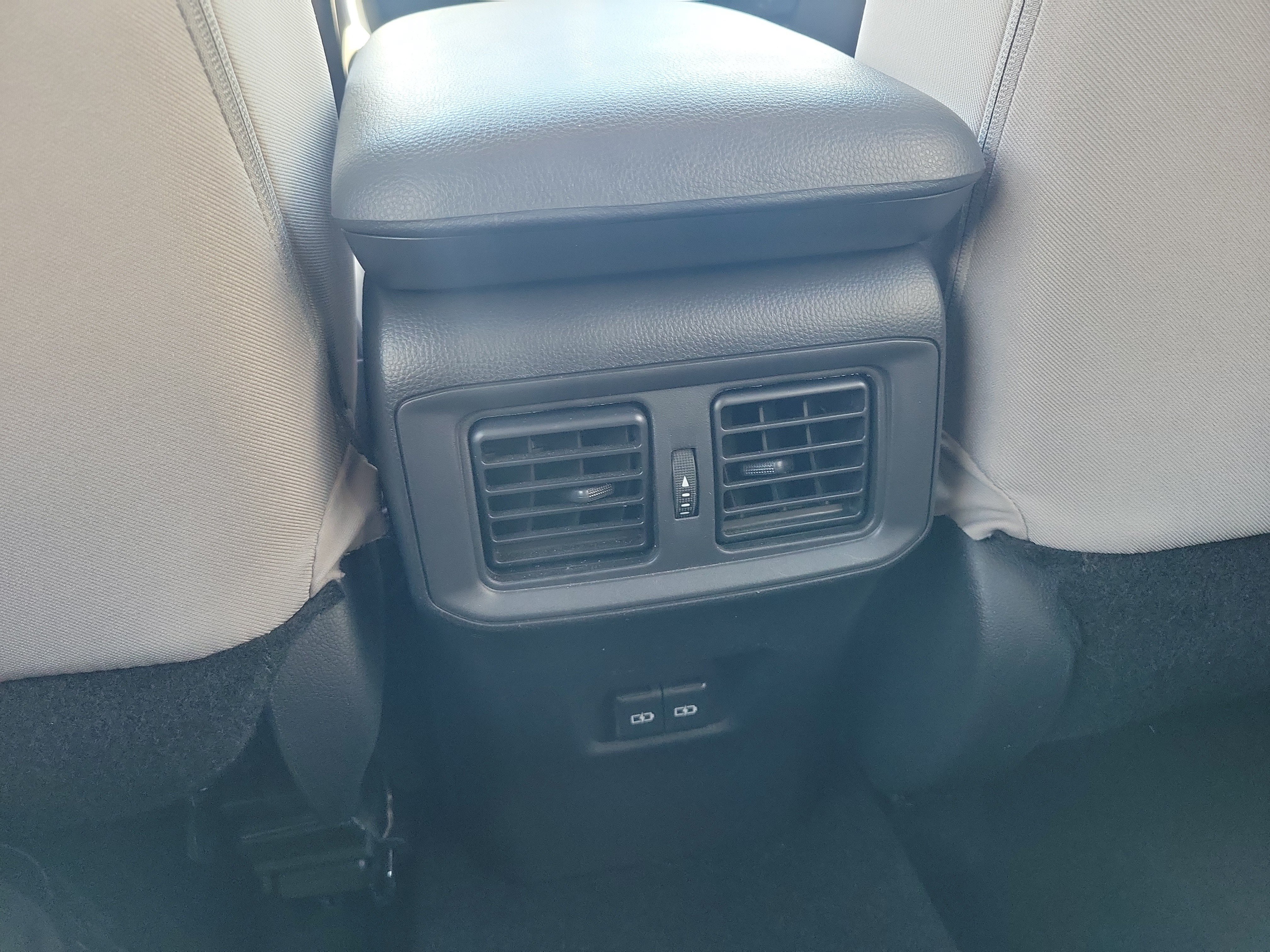 Used 2025 Toyota RAV4 XLE w/ Convenience Package FWD image 15