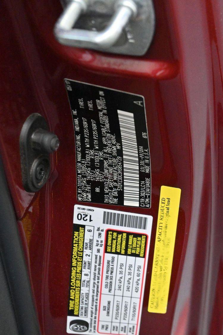 Used 2017 Toyota Sienna XLE w/ XLE Navigation Package FWD image 45