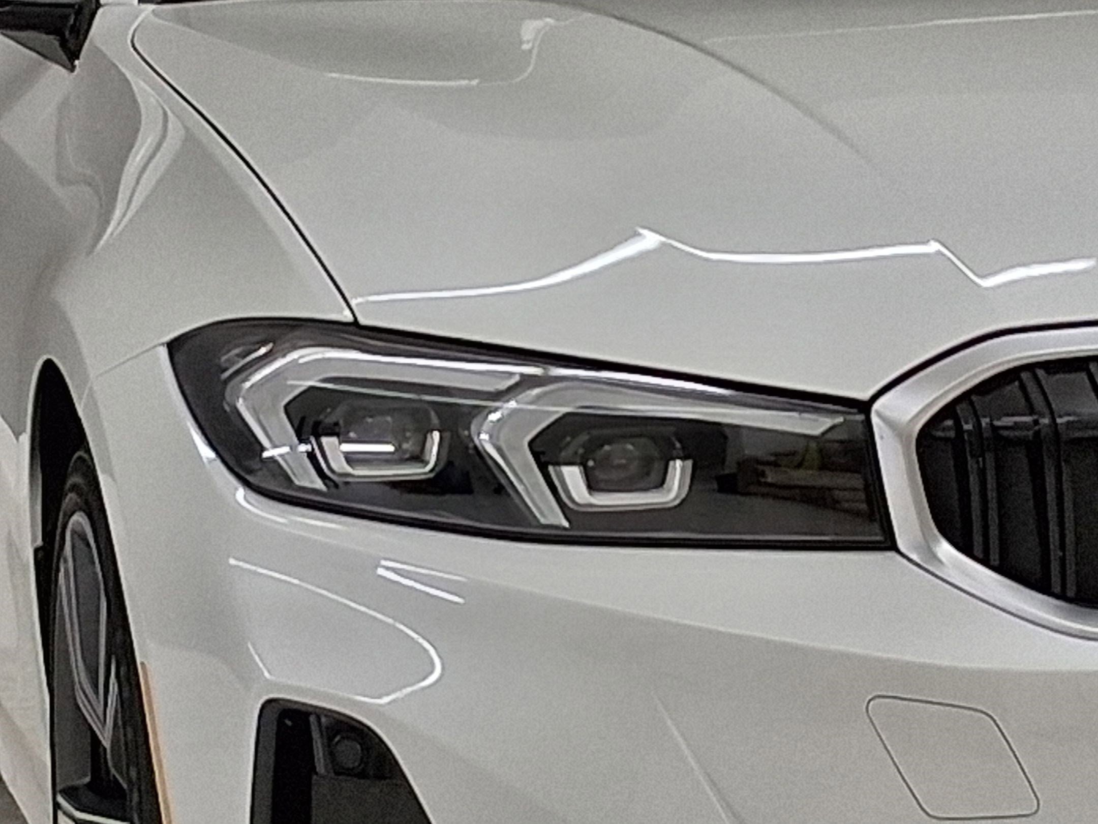 Used 2023 BMW 330i Sedan w/ Premium Package image 9