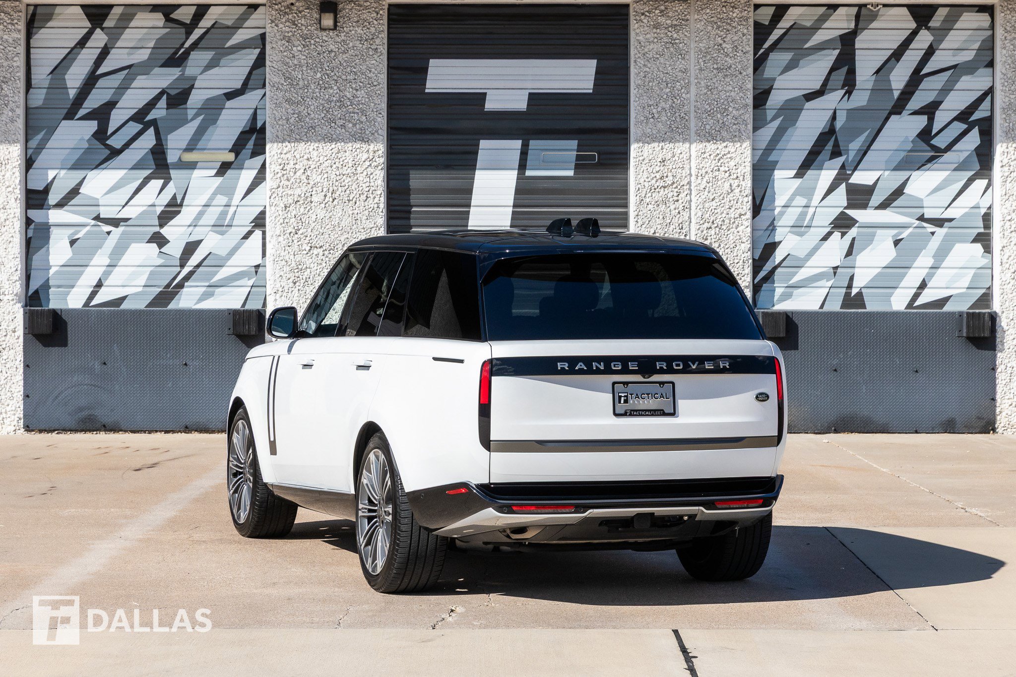 Used 2023 Land Rover Range Rover SE image 11